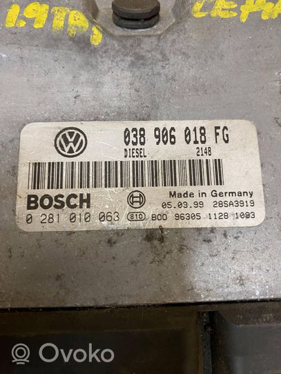 Volkswagen PASSAT B5 Unidad de control/módulo del motor 038906018FG