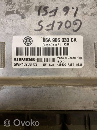 Volkswagen Golf V Calculateur moteur ECU 06A906033CA