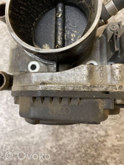 Audi A4 S4 B5 8D Clapet d'étranglement 058133063