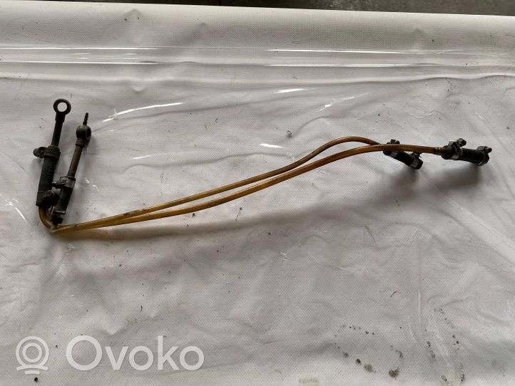 Audi 80 90 S2 B4 Fuel line pipe 