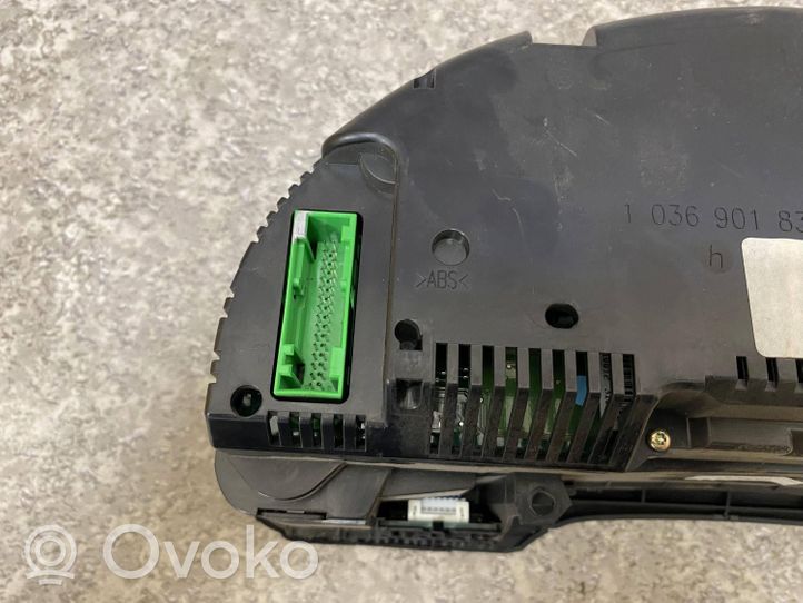 Audi A4 S4 B6 8E 8H Compteur de vitesse tableau de bord 8E0920950L