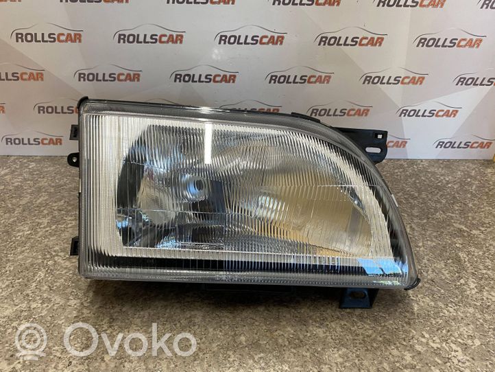 Ford Transit Lampa przednia 084311136R