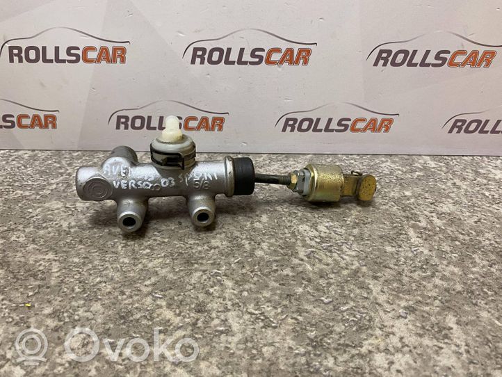 Toyota Avensis Verso Clutch slave cylinder 