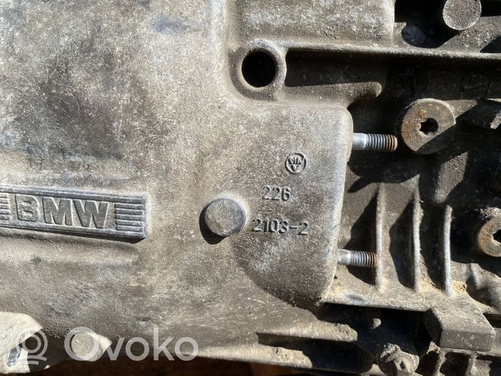 BMW 5 E39 Mechaninė 5 pavarų dėžė 1065401011