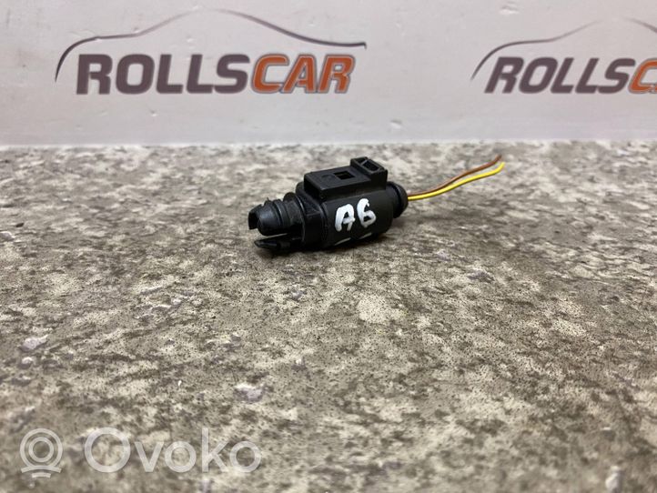 Audi A6 S6 C6 4F Ārējā temperatūras sensors 8Z0820335