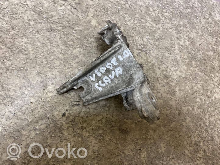 Volvo V50 Power steering pump mounting bracket 9656392880