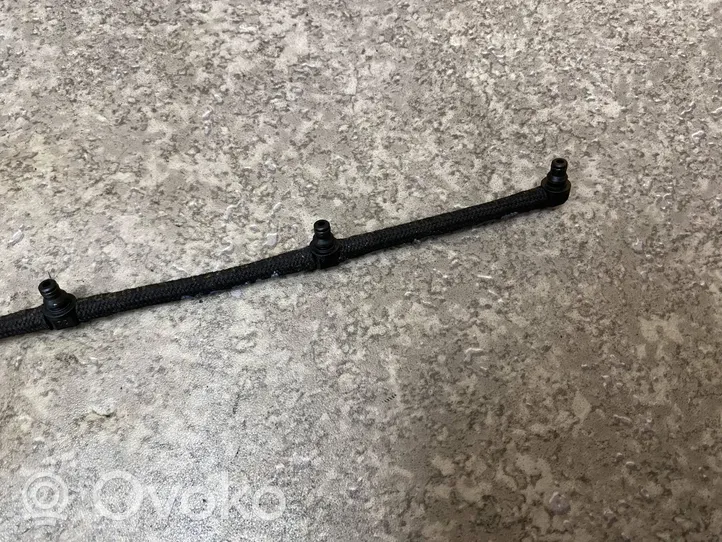 BMW 5 E39 Fuel line pipe 