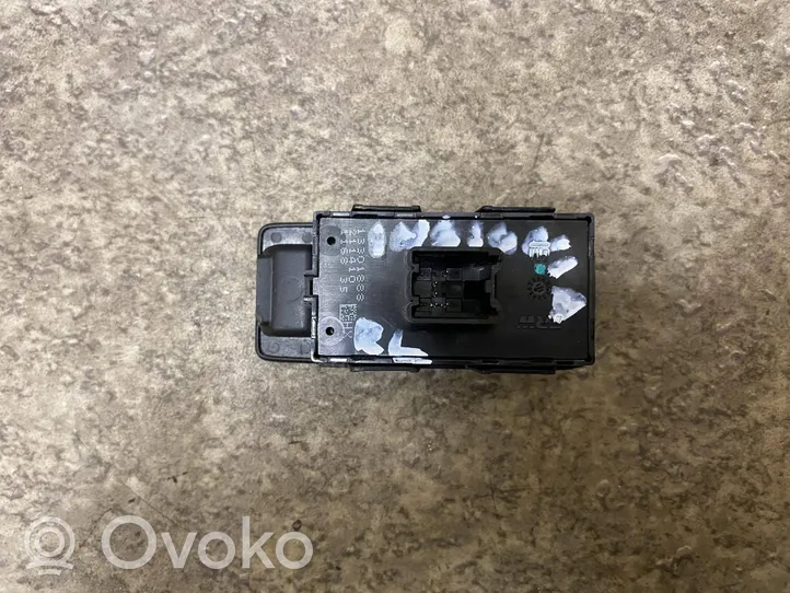 Opel Insignia A Electric window control switch 13301888