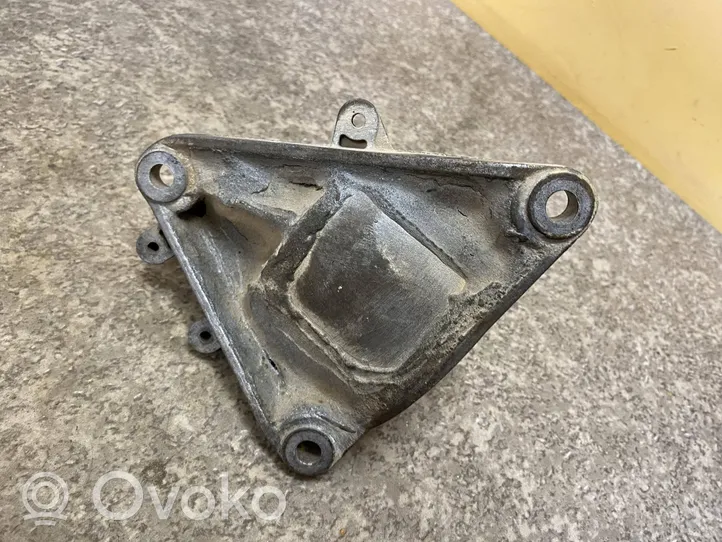 Audi A6 S6 C5 4B Soporte de montaje del motor 4B0399151M