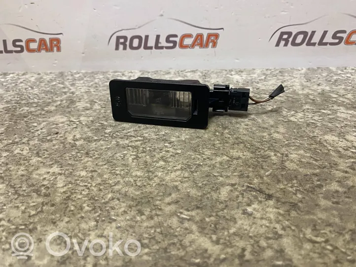 BMW 5 E60 E61 Lampa oświetlenia tylnej tablicy rejestracyjnej 287060105