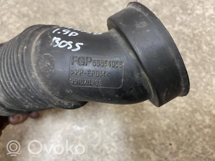 Opel Zafira B Rura / Wąż dolotowy powietrza 55354056