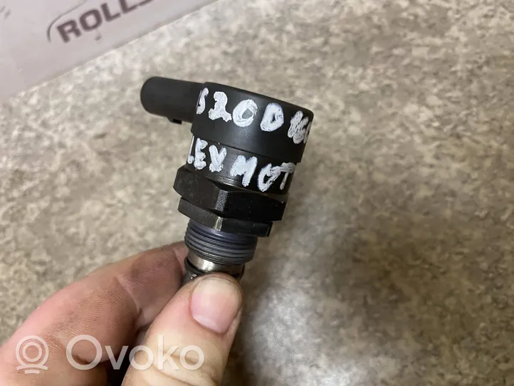 BMW X5 E53 Sensore di pressione del carburante 0281002481