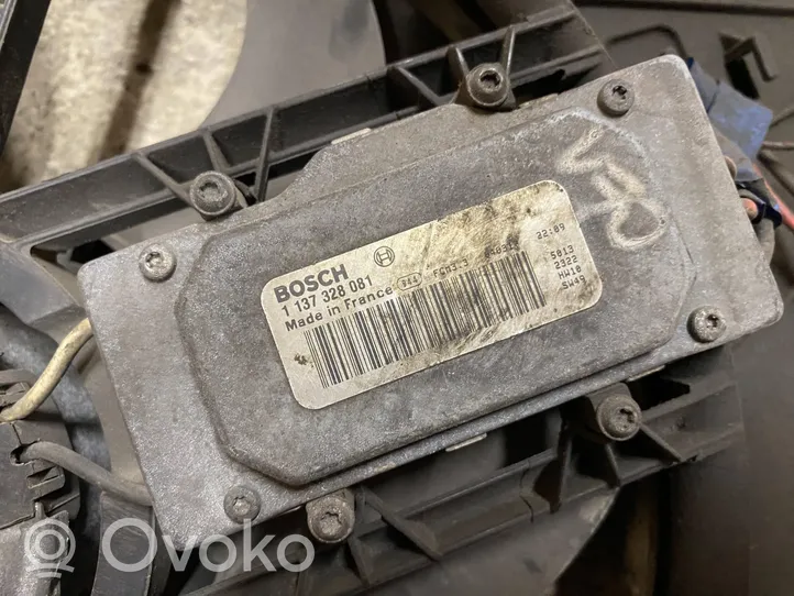 Volvo V70 Jäähdyttimen jäähdytinpuhallin 1137328081