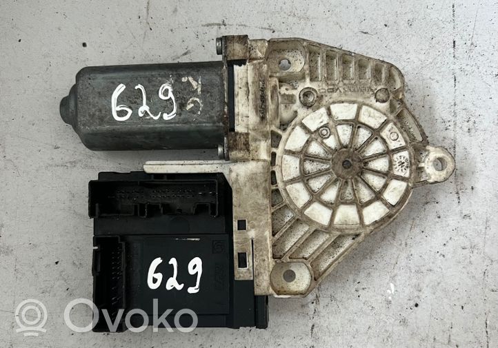 Audi TT TTS Mk2 Priekinis varikliukas langų pakėlėjo 63272