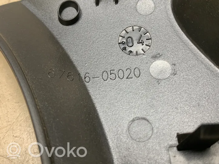 Toyota Avensis T250 Inne elementy wykończeniowe drzwi przednich 6761605020