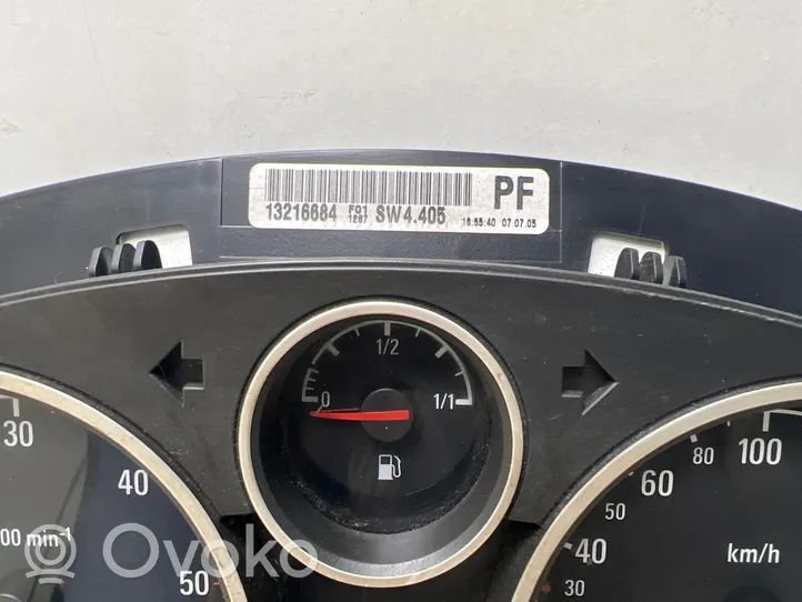 Opel Zafira B Speedometer (instrument cluster) 13216684