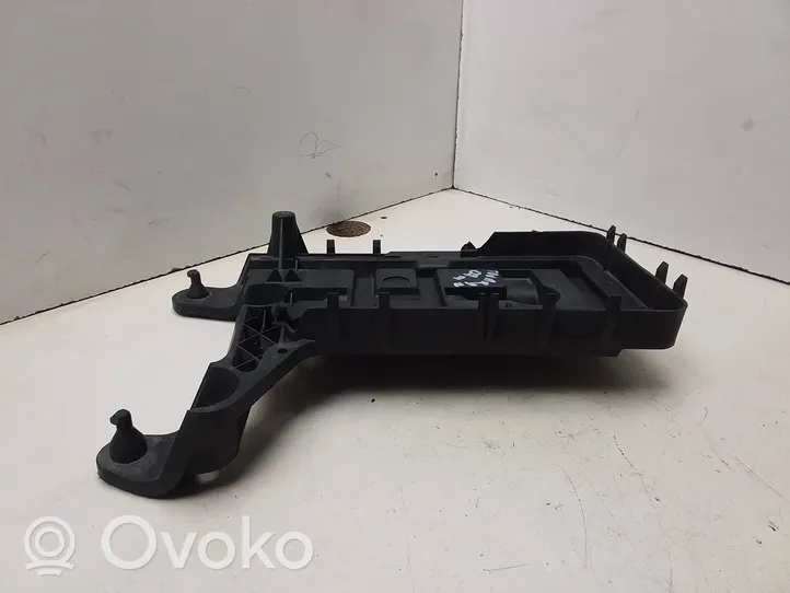 Volkswagen Touran I Battery tray 1K0915333B