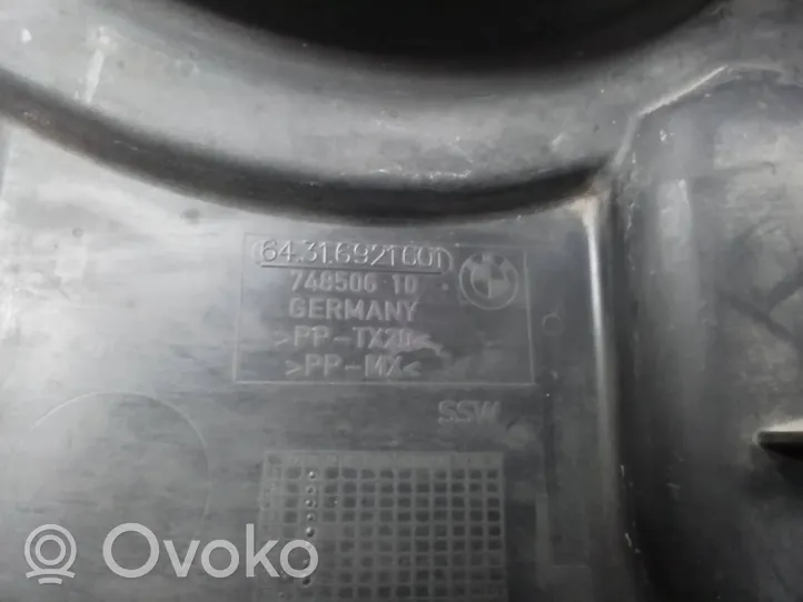 BMW 5 E60 E61 Obudowa / Osłona mikrofiltra kabinowego 64316921601