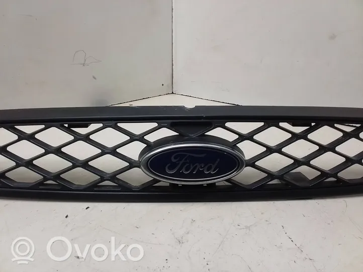 Ford Focus Передняя решётка 2M618200AGW