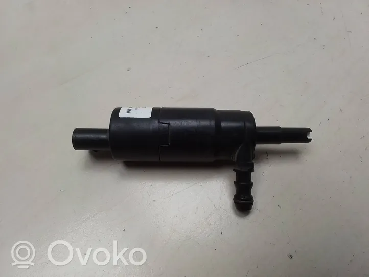 Skoda Fabia Mk1 (6Y) Windscreen/windshield washer pump 3B7955681