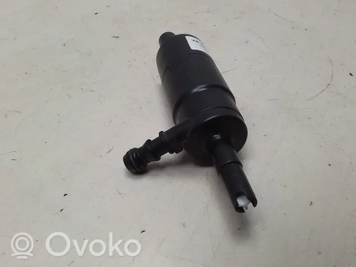 Skoda Fabia Mk1 (6Y) Windscreen/windshield washer pump 3B7955681