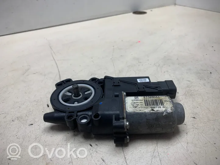 Opel Meriva A Front door window regulator motor 93389551