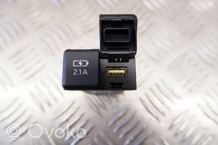 Toyota Highlander XU70 Connettore plug in USB 855320E010
