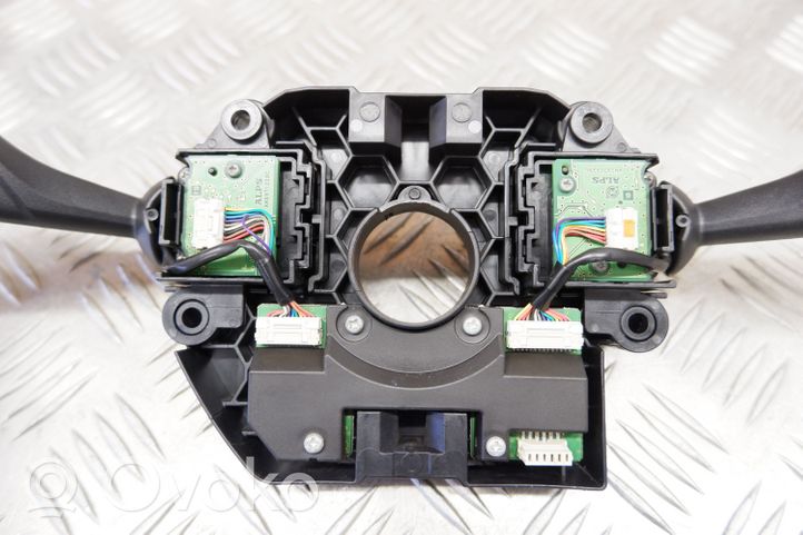 BMW X2 F39 Manetka / Przełącznik kierunkowskazów wycieraczek 6827370