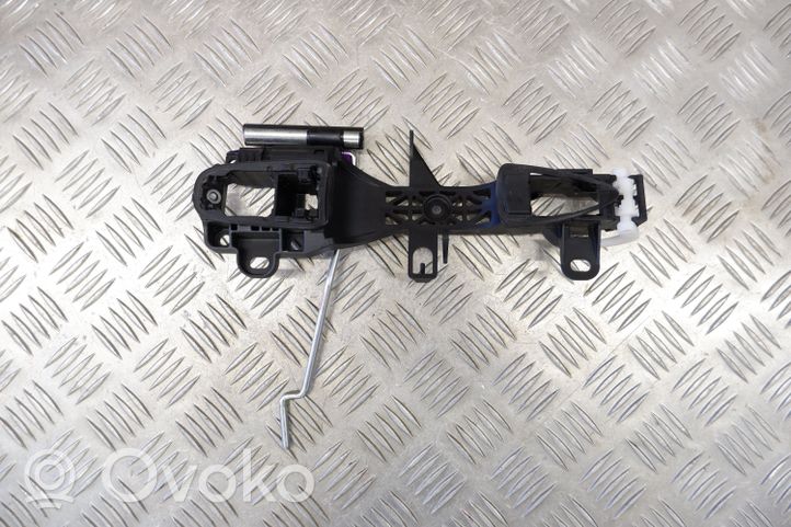 Toyota Yaris XP210 Etuoven ulkokahva 6920102320