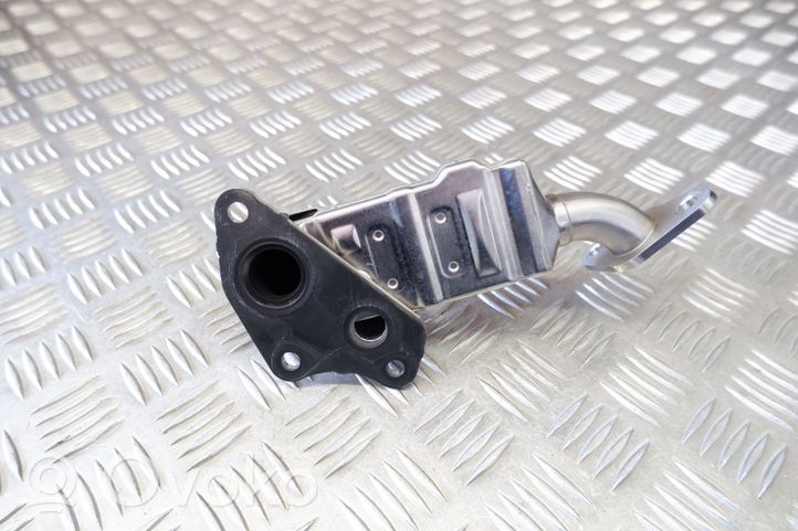 Toyota Yaris XP210 EGR-venttiili/lauhdutin 2568015010