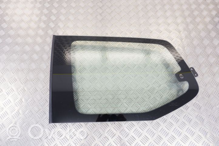 Toyota Land Cruiser (J120) Fenêtre latérale avant / vitre triangulaire 6272060861