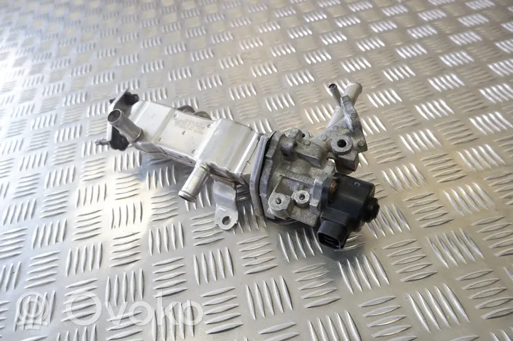 Toyota Prius (XW30) EGR-venttiili 2562037110