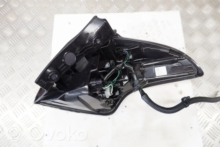 Toyota RAV 4 (XA40) Lampa tylna 8156042201