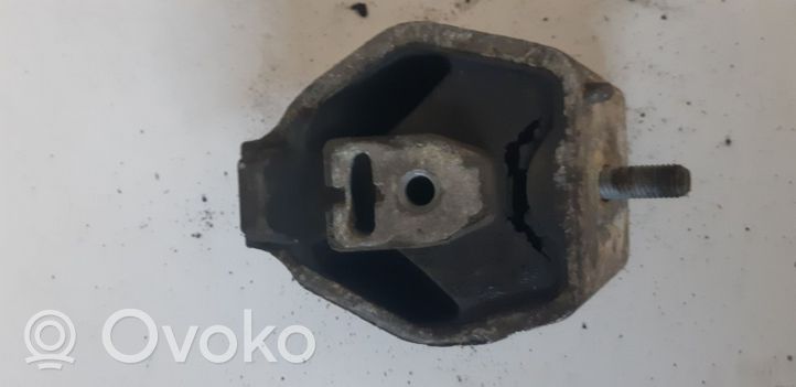 Audi A6 S6 C4 4A Pagalvė pavarų dėžės 4A0399151A