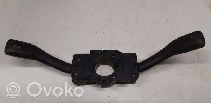 Audi A6 S6 C4 4A Leva/interruttore dell’indicatore di direzione e tergicristallo 8L0953513