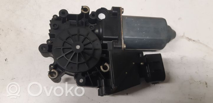 Audi A4 S4 B5 8D Etuoven ikkunan nostomoottori 8D0959802D