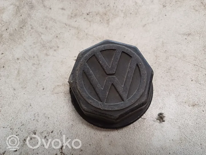 Volkswagen Golf I Gamyklinis rato centrinės skylės dangtelis (-iai) 111601171