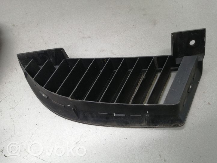 Mitsubishi Colt CZ3 Maskownica / Grill / Atrapa górna chłodnicy MN127774