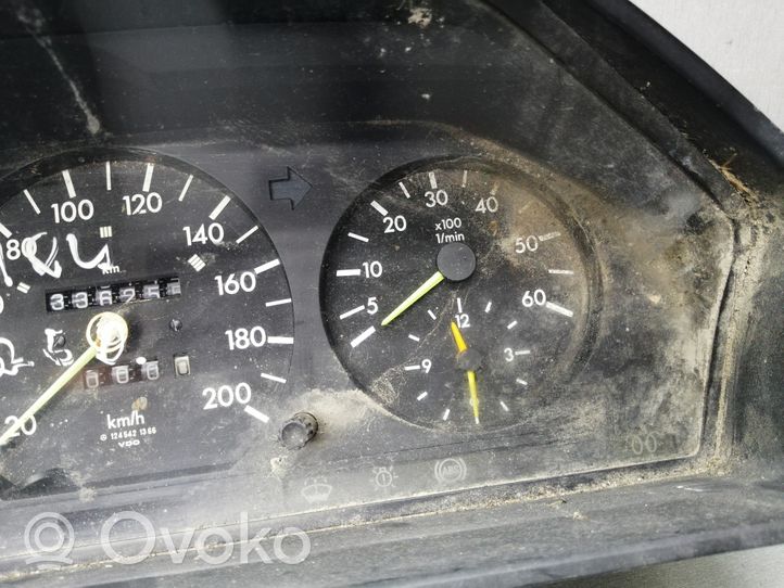 Mercedes-Benz E W124 Compteur de vitesse tableau de bord 87001199