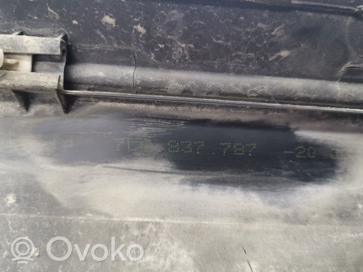 Volkswagen Touareg I Front door trim (molding) 7L6839788