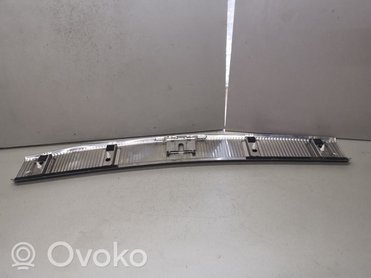 Volkswagen Touareg I Trunk/boot sill cover protection 