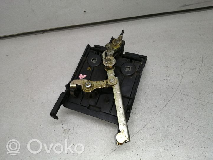 Audi A6 S6 C4 4A Takaluukun/tavaratilan luukun ulkokahva 4A9827653