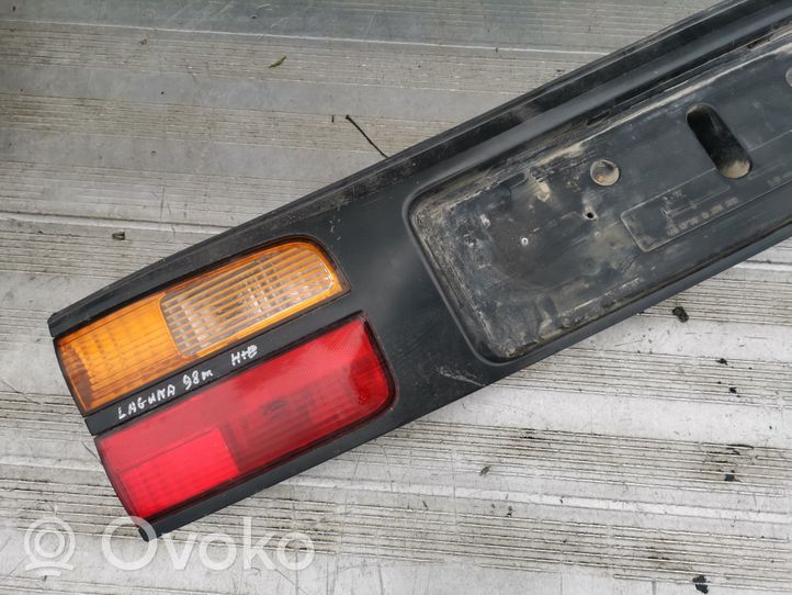 Renault Laguna I Lampy tylnej klapy bagażnika 7711170346