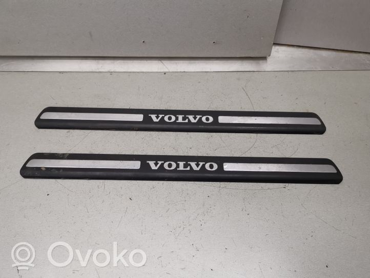 Volvo XC70 Garniture marche-pieds avant 8659960