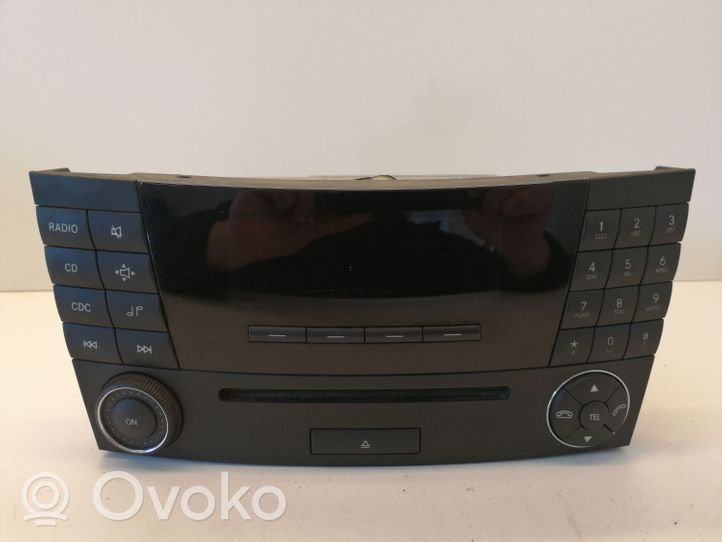 Mercedes-Benz E W211 Panel / Radioodtwarzacz CD/DVD/GPS A2118701289