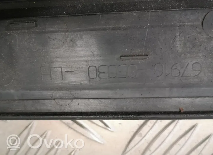 Toyota Avensis T250 Kita salono detalė 