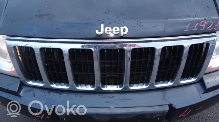 Jeep Grand Cherokee (WK) Grotelės priekinės 5JF94TRMAE