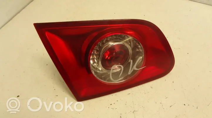 Volkswagen PASSAT B6 Lampy tylnej klapy bagażnika 