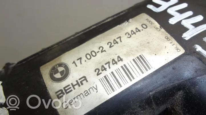 BMW 5 E39 Jäähdyttimen lauhdutin 24744