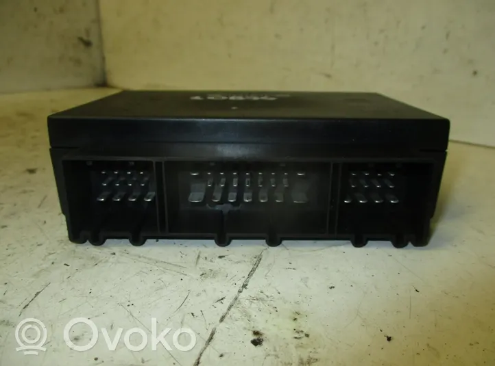 Volkswagen Touareg I Door central lock control unit/module 